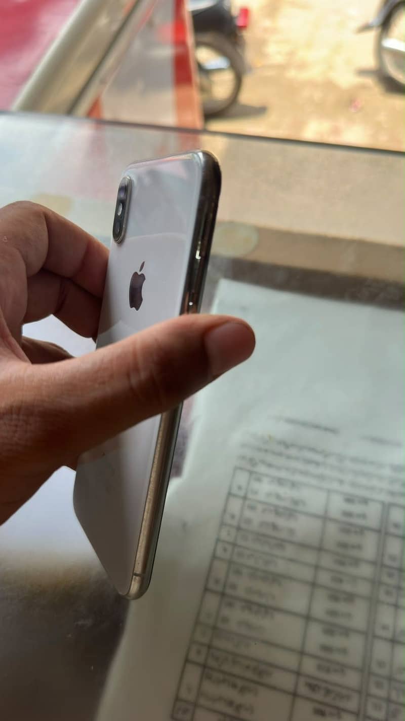 Apple iPhone X 3