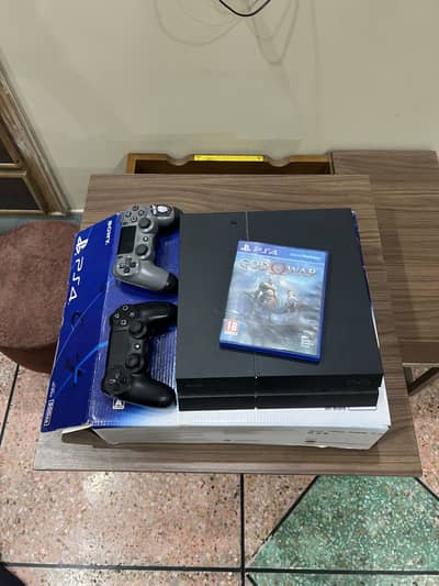 PS4 fat with extra controller and disc