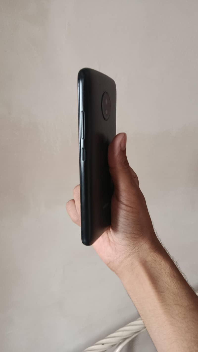 Moto E4 2