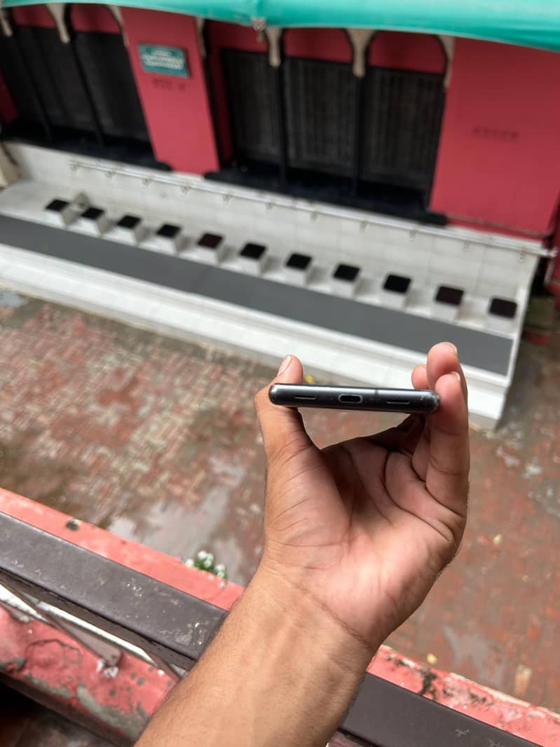 Google Pixel 7a 5