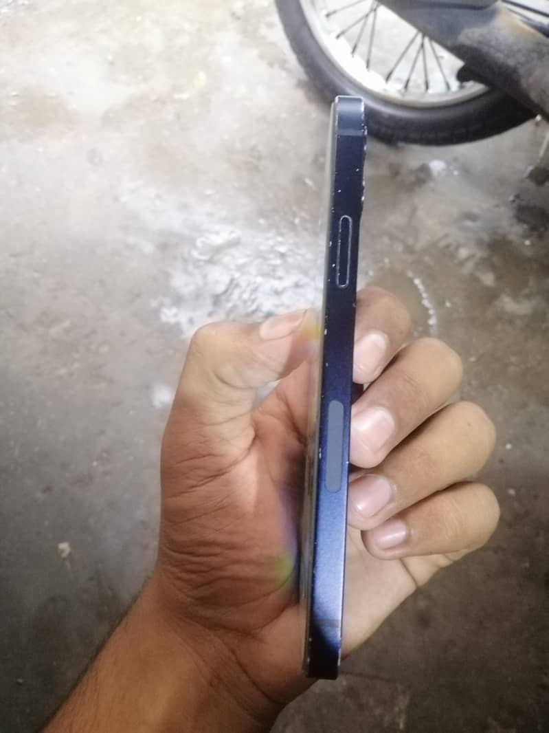 Apple iPhone 12 1