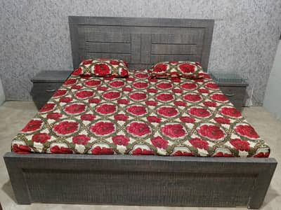 Wooden bed, side table & dressing table
