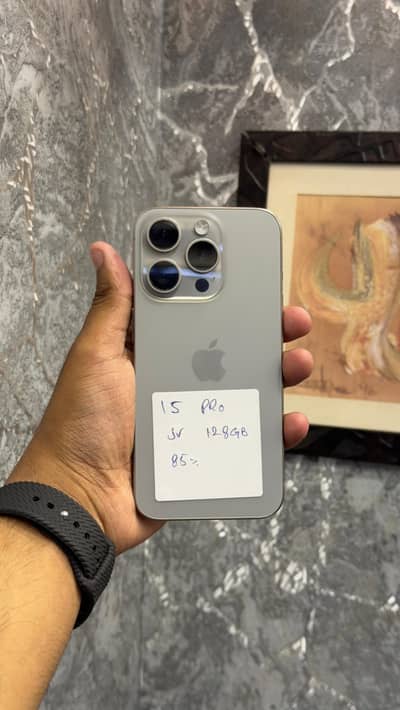 iPhone 15 Pro | 128GB | Natural Titanium | JV | 85% Battery Health