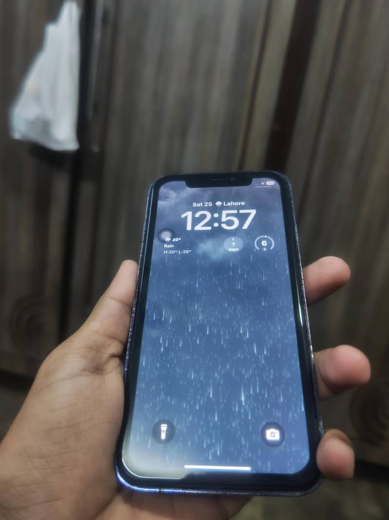 Apple iPhone XR 0