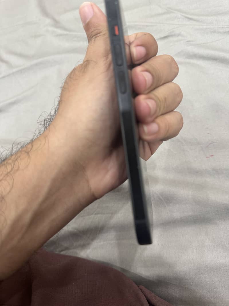 Apple iPhone 15 4