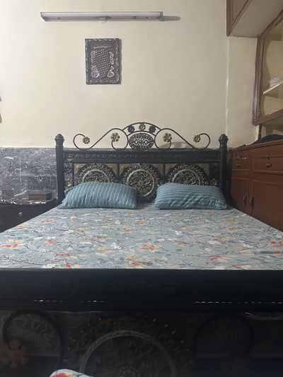 Iron bed