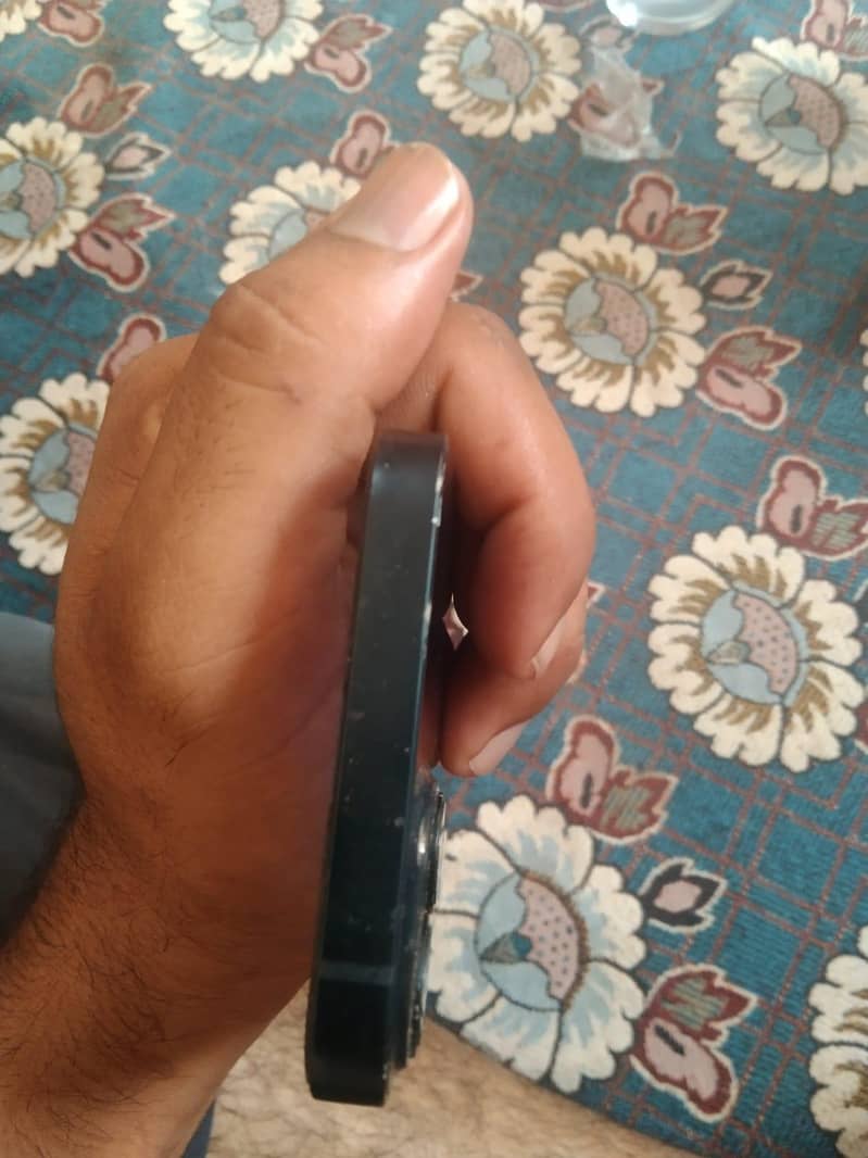 Apple iPhone 13 3