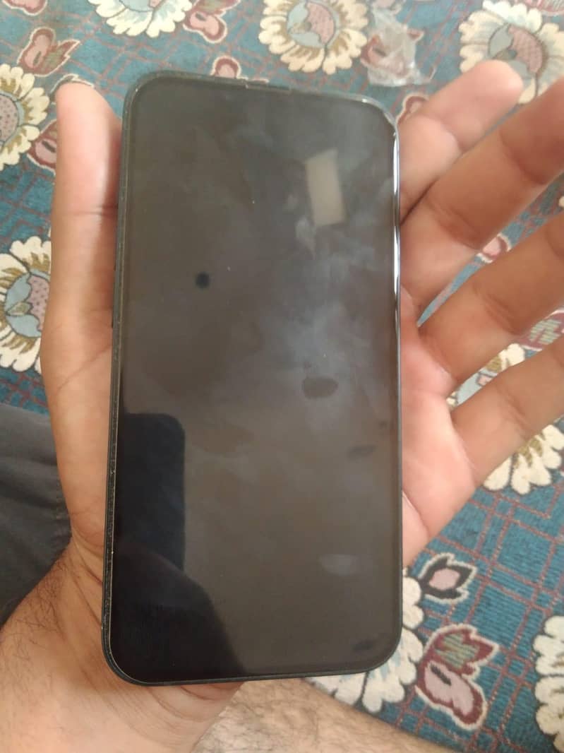 Apple iPhone 13 4