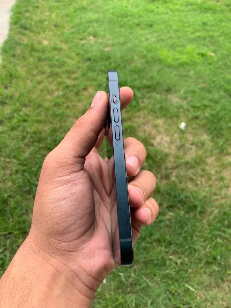 Apple iPhone 14 4