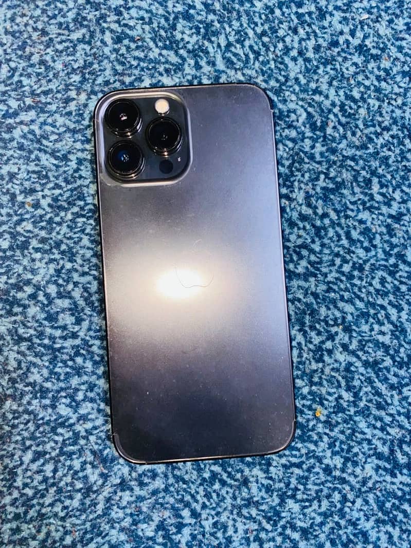 iPhone 13 Pro Max 1
