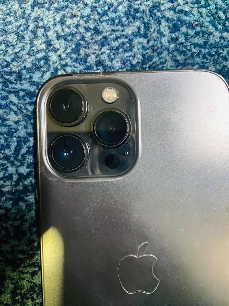 iPhone 13 Pro Max 3