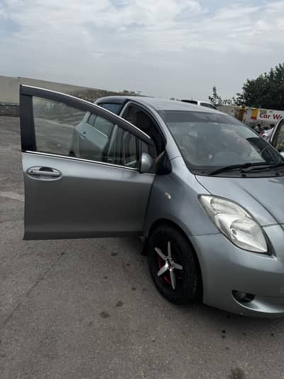 Toyota Vitz 2007/13  original 1300 not converted  brand new tyres ,rim