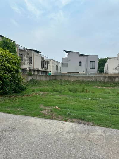 1-Kanal Plot At Ideal Location Of DHA Phase6 C Block Near To Masque, Park, Commercial And School.