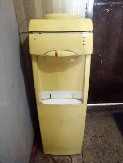 orient water dispenser with refrigerator and two taps