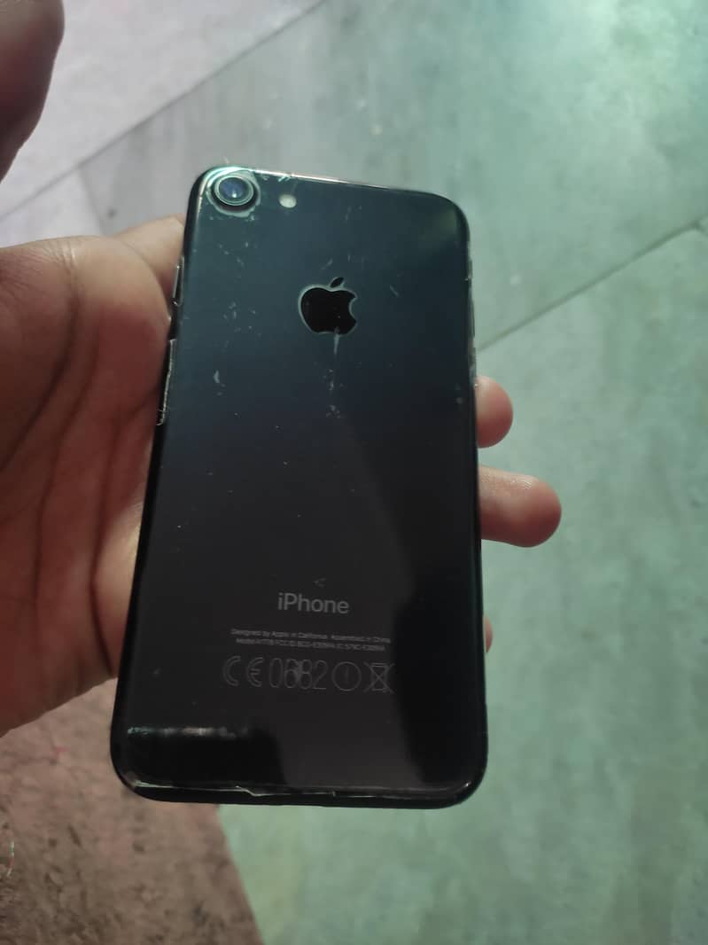 Apple iPhone 7 0