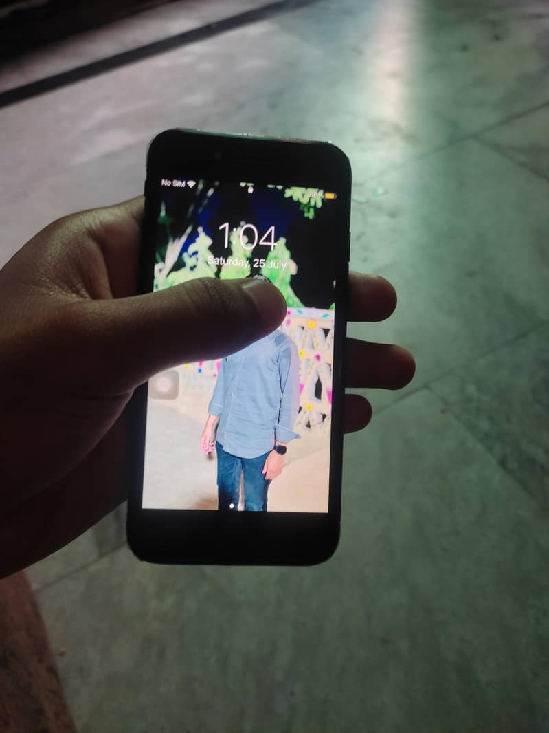 Apple iPhone 7 1