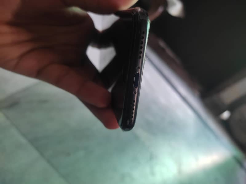 Apple iPhone 7 3