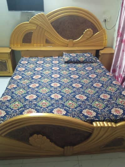 bad side table  with dressing  for sale