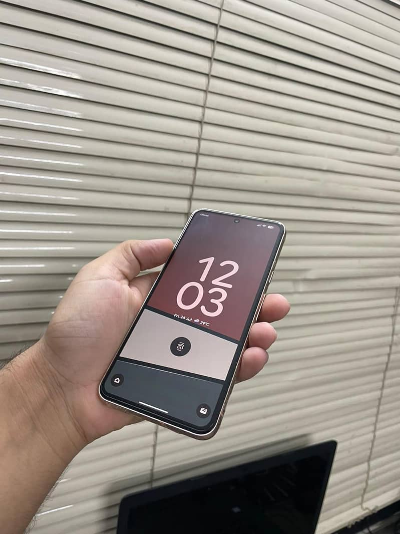 Google Pixel 8 1