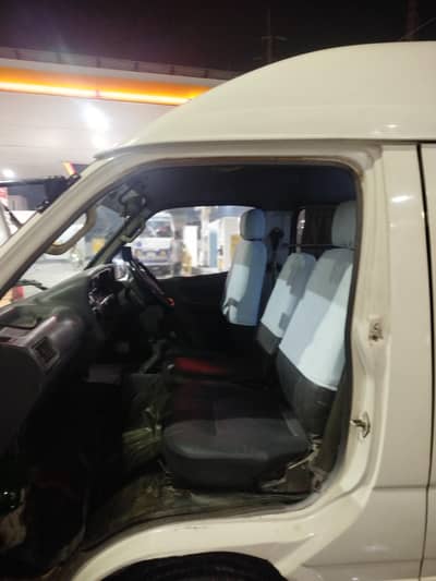 Toyota Hiace 2013