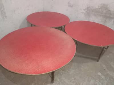 school children round table