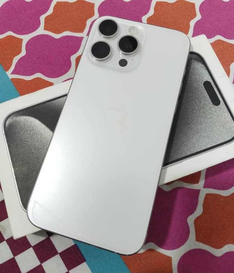 Apple iPhone 15 Pro Max 5