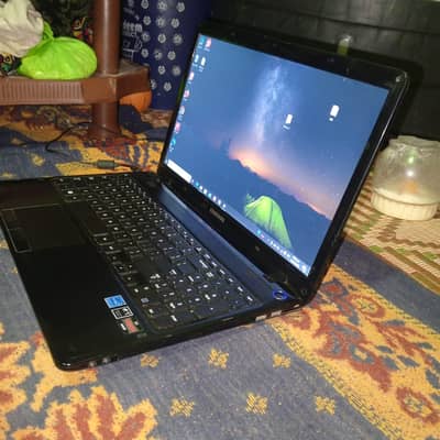 Samsung leptop urgent sale