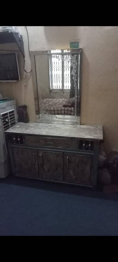 steel bed and dressing ha condation 85percent