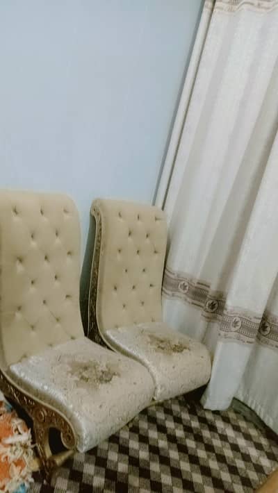 2 bedroom chairs