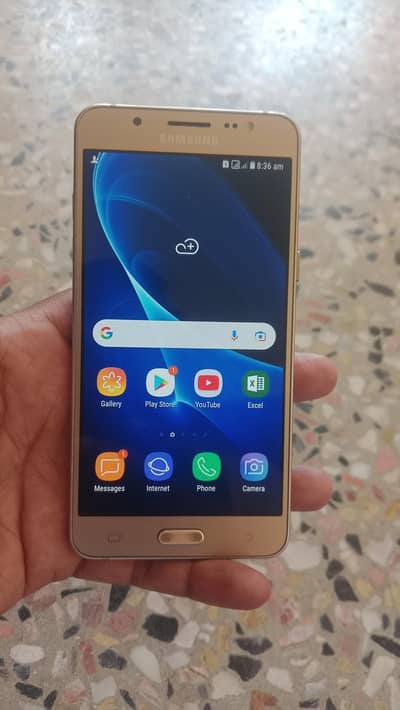 Samsung Mobile J5 6