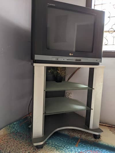 I am selling my tv trolley