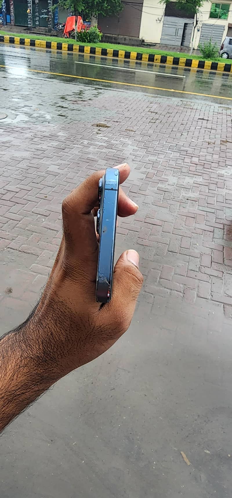 Apple iPhone 13 Pro Max 3