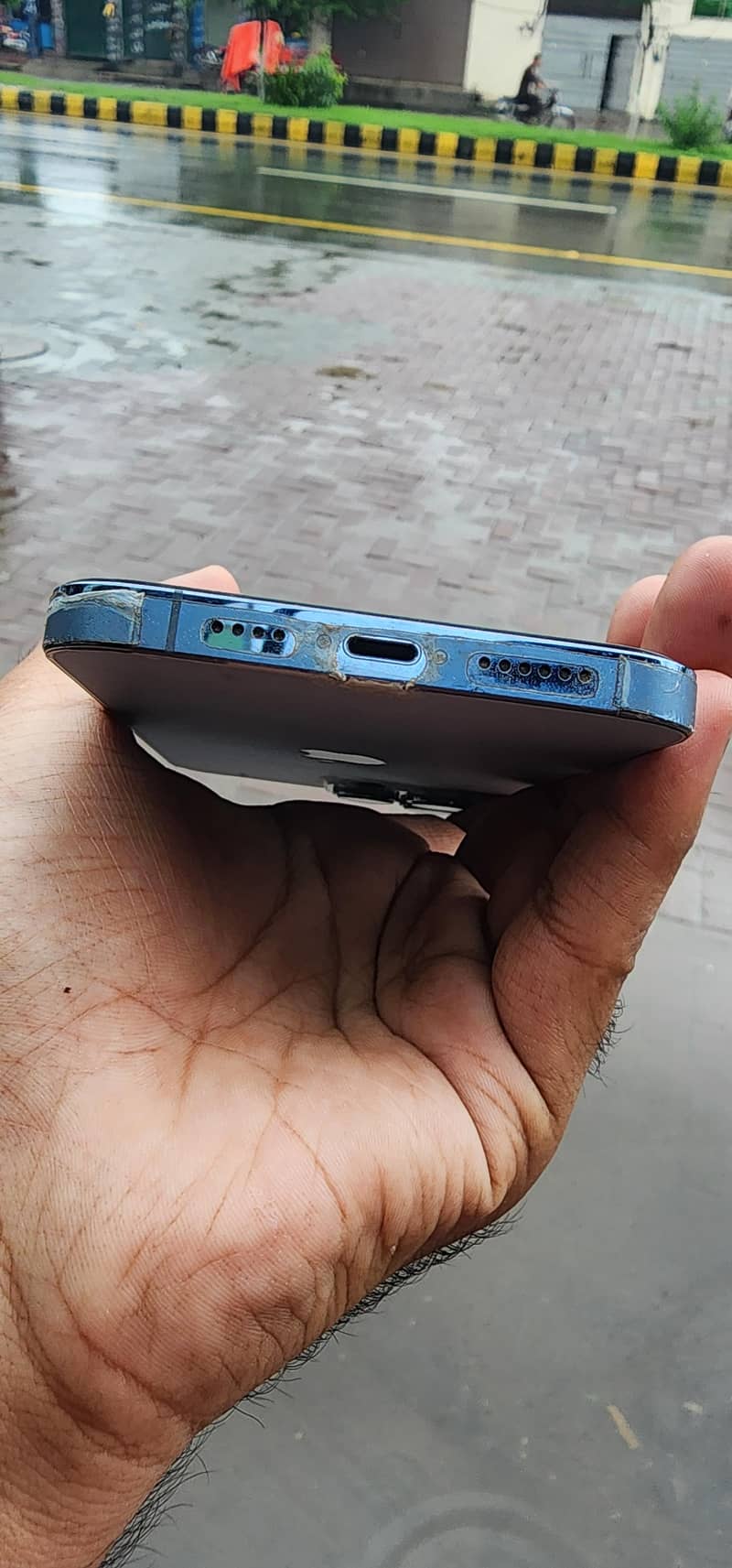Apple iPhone 13 Pro Max 4