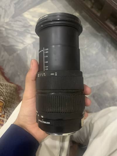 nikon lens is 18 200 zoom lens