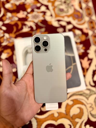 (iPhone 16 Pro Max jv)(100%HB)(CC97)CONDITION10/10)