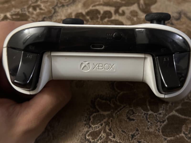 Xbox one controller 8