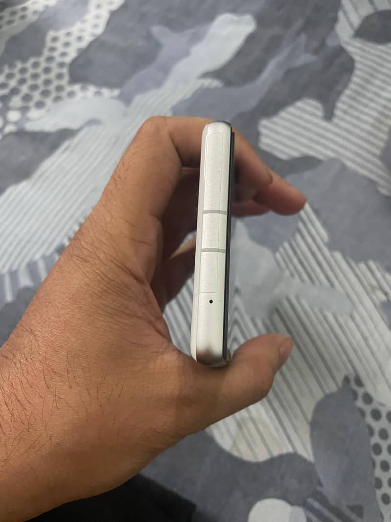 Google Pixel 7a 1
