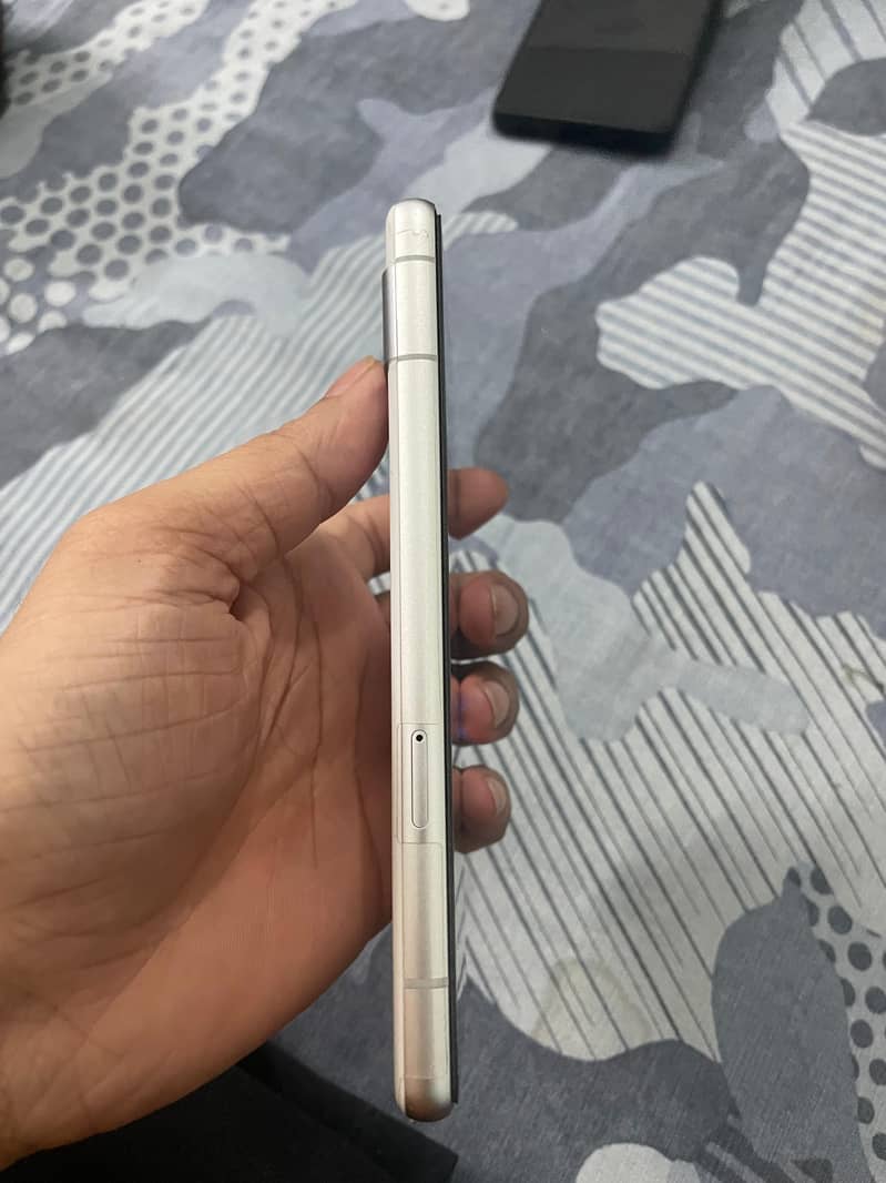 Google Pixel 7a 4