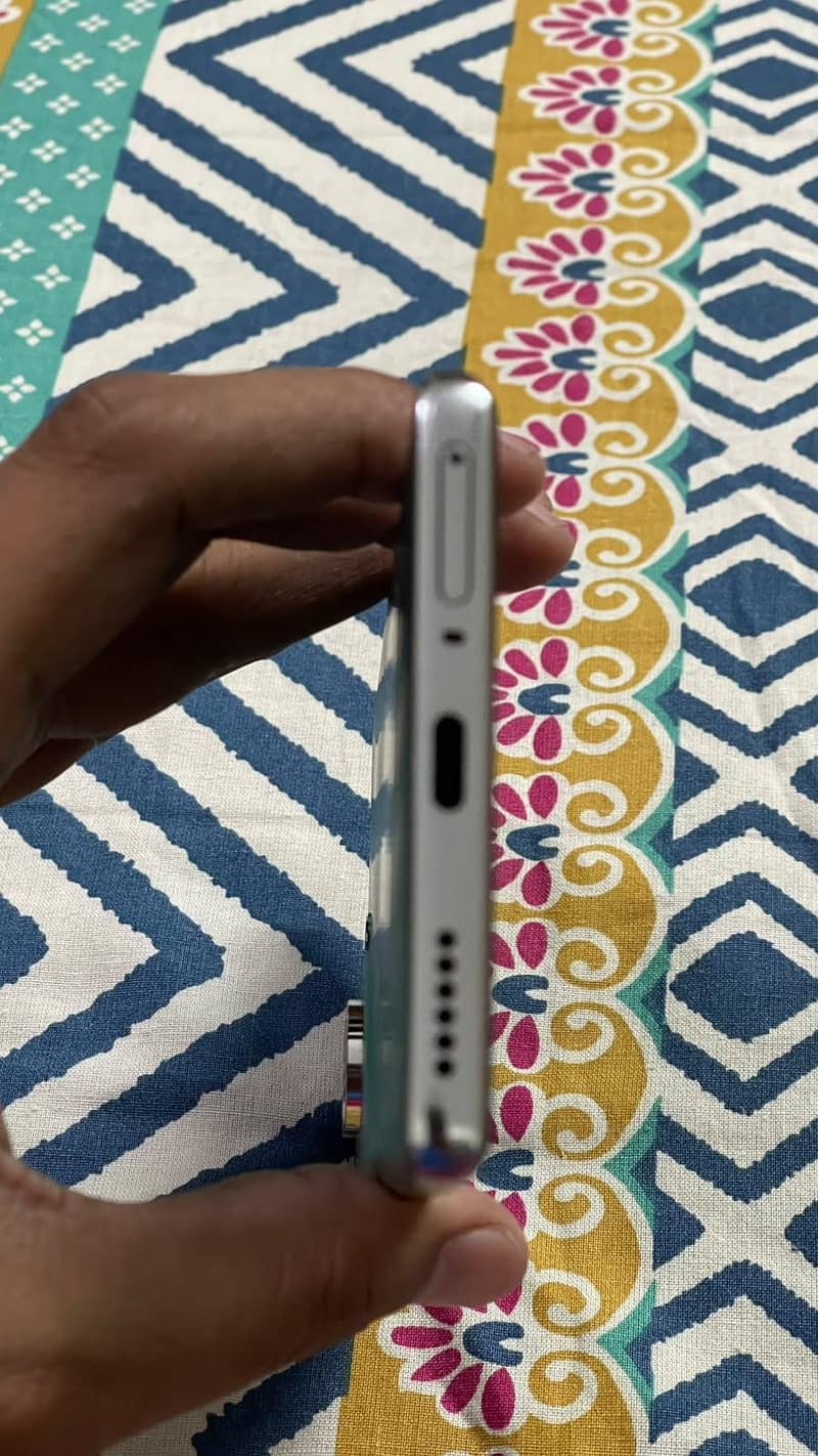 Tecno CAMON 40 Pro 1