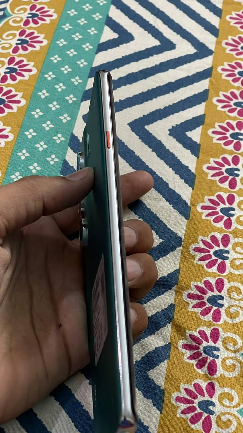 Tecno CAMON 40 Pro 3