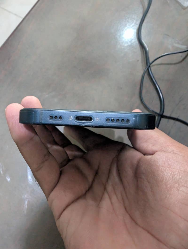 Apple iPhone 13 1