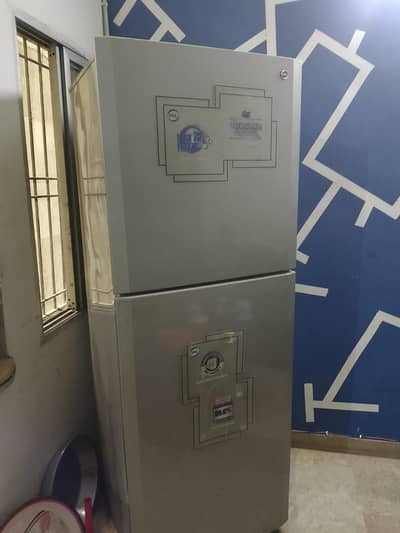 Pel Full size Refrigerator with Jumbo Freezer