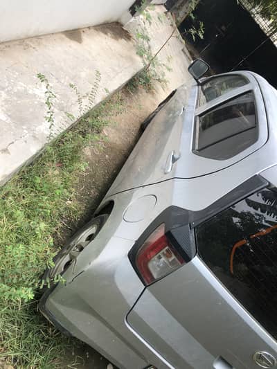 Daihatsu Mira 2022