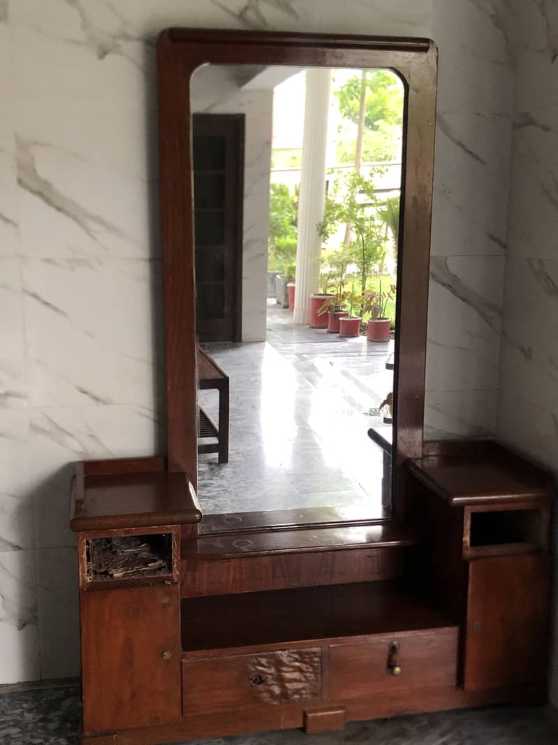 Dressing table 1