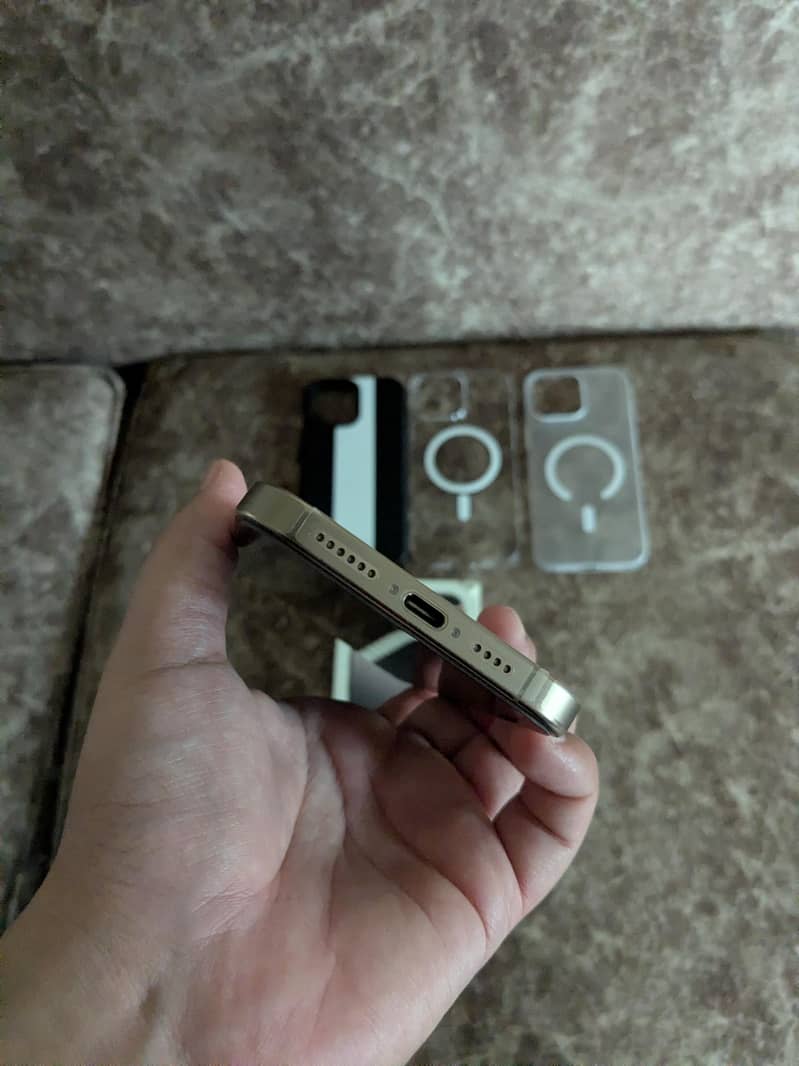 Apple iPhone 16 Pro Max 3