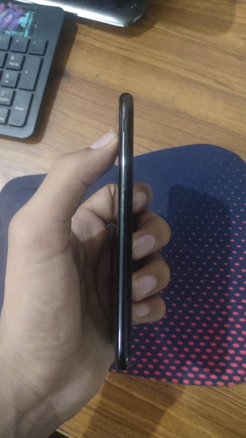 Apple iPhone 7 2