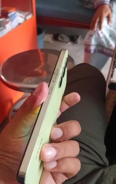 vivo y100/8/256