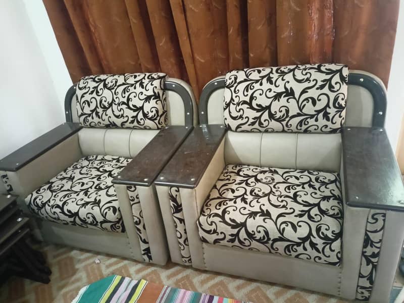 5 seater sofa 0