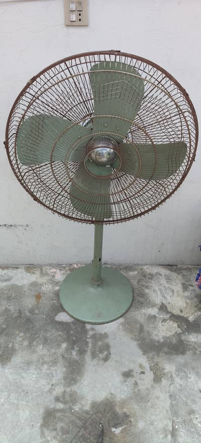 Yunas Pedestal Fan