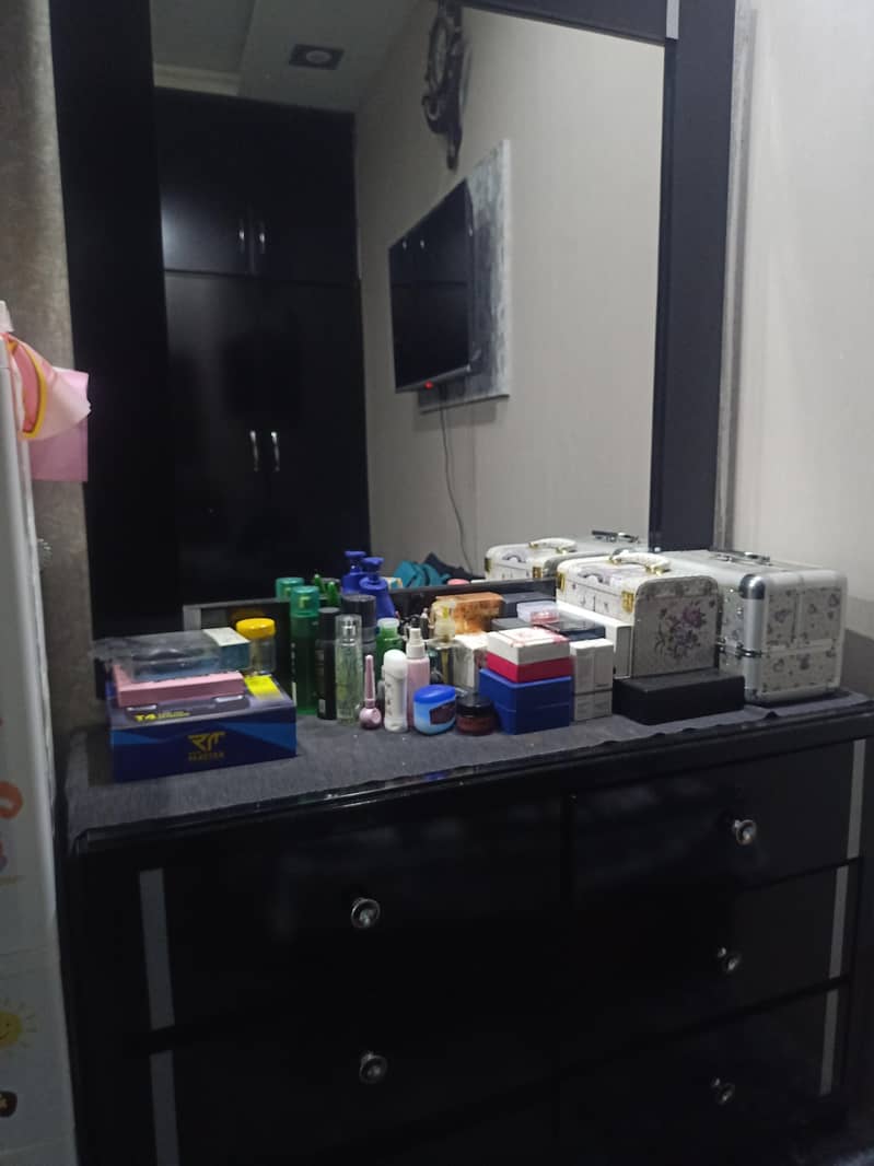 dressing table 0